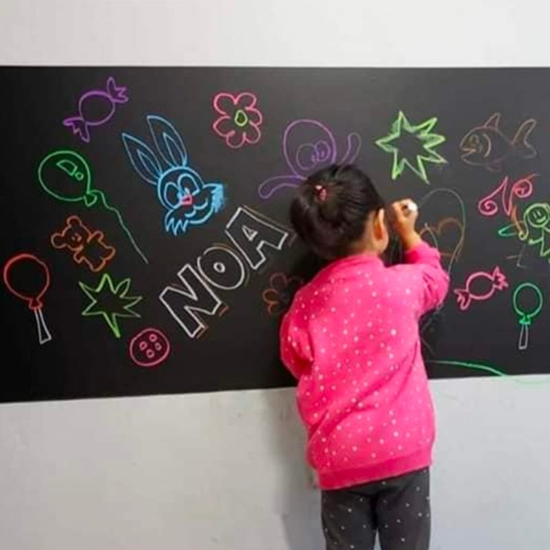 Pizarra Sticker Negro Vinilo + Tizas Surtidas